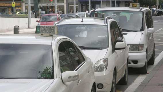Taxistas de Álava se ofrecen como transporte público de los pueblos