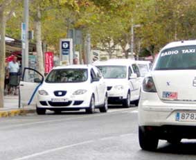 Los taxistas de l’Alfàs, contrarios a crear un APC