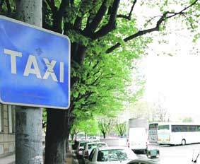 Los autobuses de la Seu d´Urgell ceden sus funciones a los taxistas