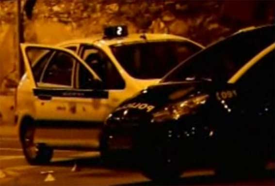 Detenidos dos varones por atracar y robar un taxi