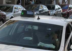 El taxi de Melilla reivindica un control permanente contra la piratería