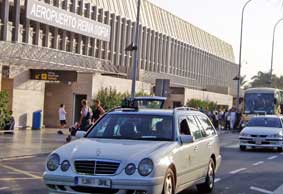 El Reglamento Canario divide en dos al taxi insular