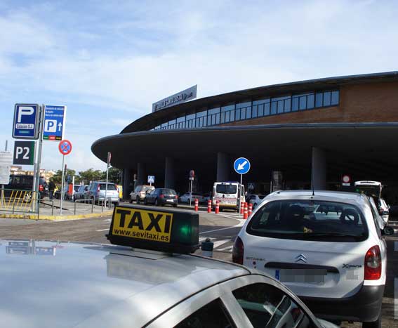 Taxista embargado pide prioridad para vender su licencia