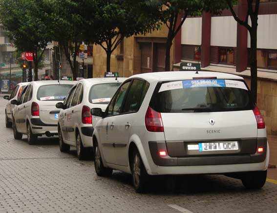 En Asturias triunfan los taxis híbridos