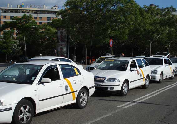 5 de diciembre, paro de taxis en Sevilla
