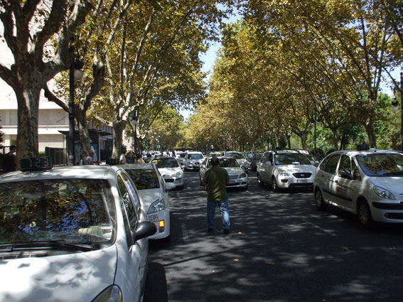 Autónomos del taxi se manifestarán a favor de la regulación