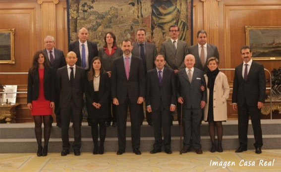 El Príncipe de Asturias recibe a los galardonados con el Premio Autónomo 2012