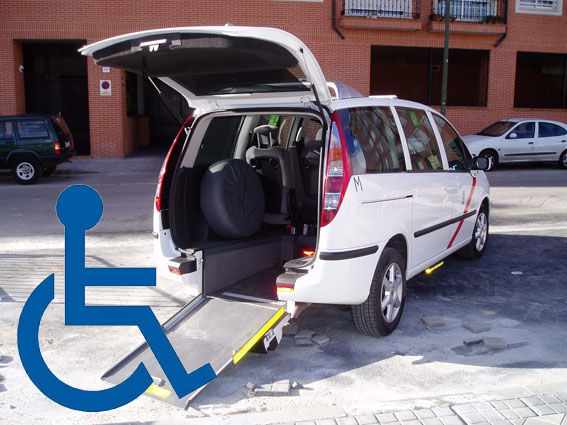 Los Eurotaxis protestan por la �ineptitud� de Movilidad