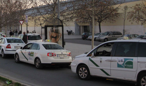 Los eurotaxis de Granada reclaman las ayudas impagadas