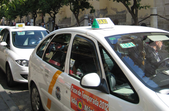 Foro Taxi Sevilla pide la creación de una radioemisora pública