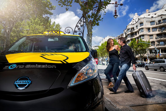 Barcelona fabricará en mayo el taxi eléctrico