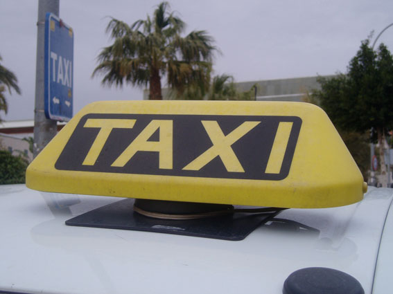 Taxistas de Isla Cristina denuncian la competencia desleal