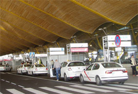 Un taxi a Barajas puede llegar a costar 90 euros