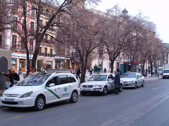 Una mujer es detenida por no pagar 500 euros de taxi