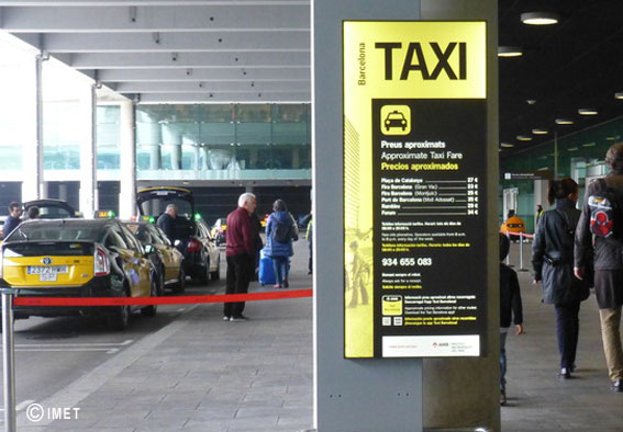 El Prat cuenta con nuevos paneles informativos sobre el taxi