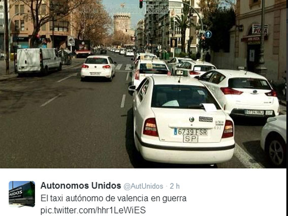Miles de taxistas protestan en Valencia