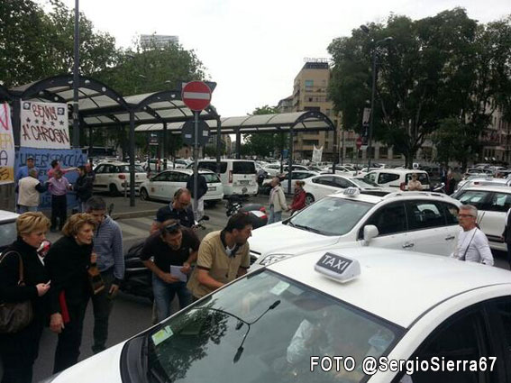 El taxi de Milán lucha en las calles contra Uber