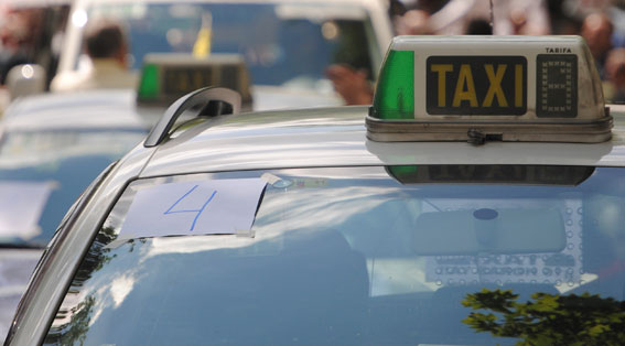Consenso en el taxi madrileño para modificar la Ley de Transportes