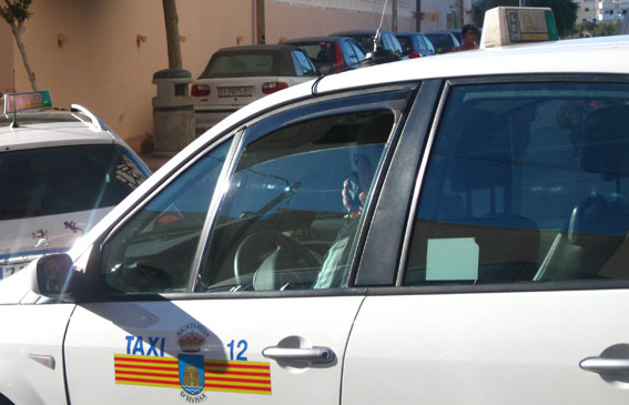 Taxistas donan 12.270 euros la asociación de fibromialgia