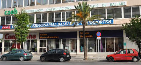 A control las VTC solicitadas por el taxi en Baleares