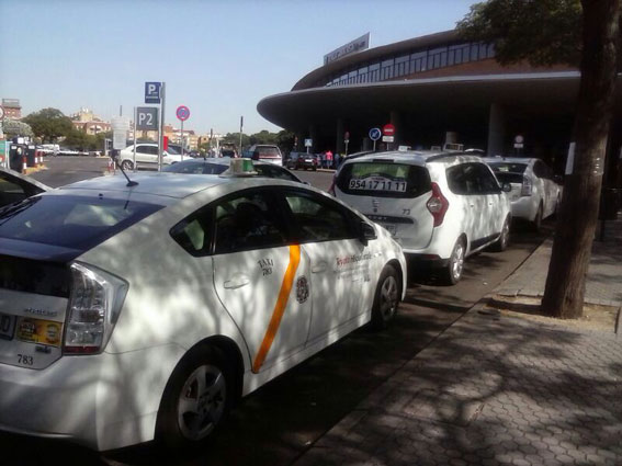 La Fiscalía pide un año y tres meses de cárcel para cuatro taxistas