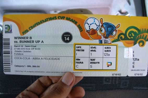 Un taxista brasileño devuelve 40 entradas olvidadas para el Mundial