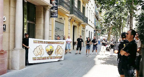 Protesta en Barcelona por acuerdos entre hoteles y radioemisoras