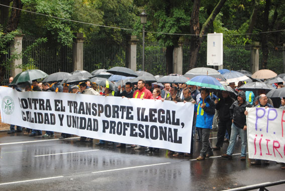 Escaso seguimiento en la manifestación contra los ilegales