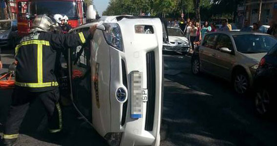 Taxista ebrio sufre un accidente de tráfico