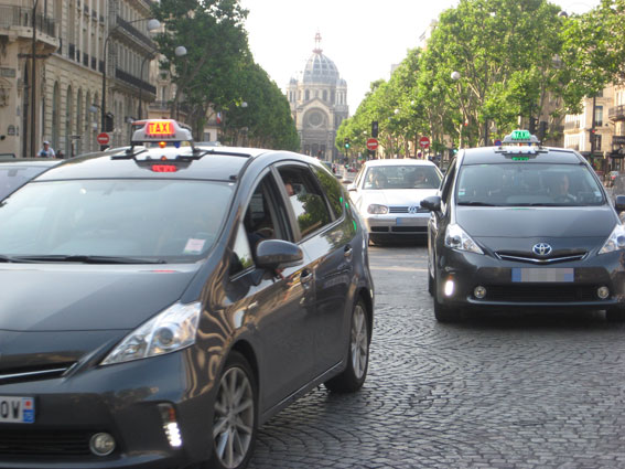 Taxistas españoles viajarán a París el 26E