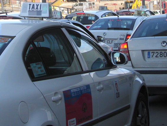 El taxi de Zaragoza se beneficia de la huelga de autobuses