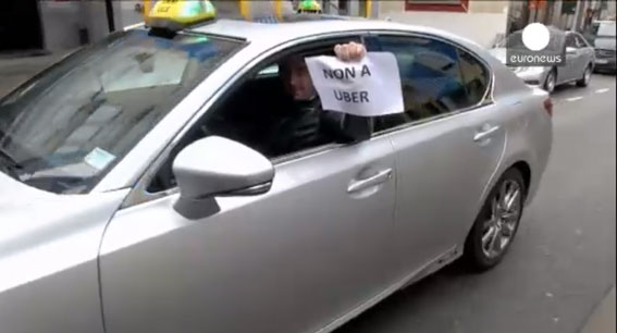 Taxistas belgas y franceses protestan contra Uber