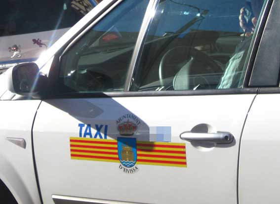 Los taxistas de Ibiza estallan contra los piratas