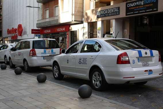 Los taxistas de Huelva se suman al paro nacional