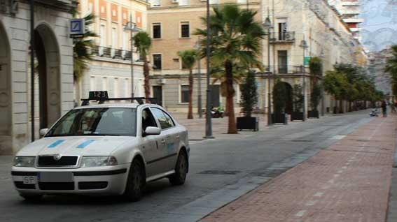 El taxi de Huelva vota para la mejora del sector