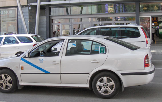 El taxi malagueño pide retirar 300 licencias