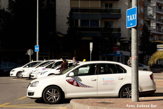 El taxi de Cartagena rechaza subir sus tarifas