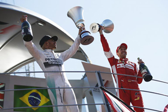 Hamilton gana con suspense el GP de Italia