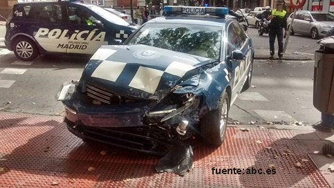 El antiguo coche oficial de Gallardón choca con un taxi