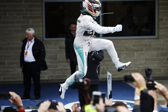 Lewis Hamilton alcanza a su ídolo