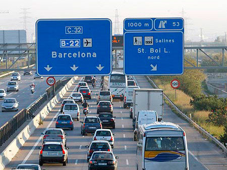 Barcelona reduce la velocidad por la polución