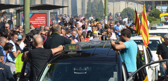 Élite Taxi BCN amenaza con volver a tomar las calles