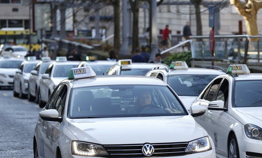 Año y medio de prisión por traficar con cocaína en su taxi