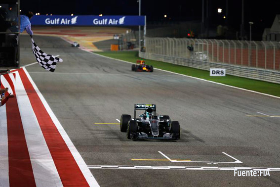 Rosberg demuestra que no va de farol