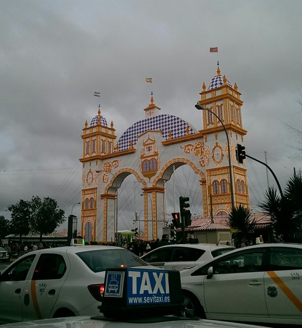El taxi de Sevilla critica el acceso a la parada de la Feria