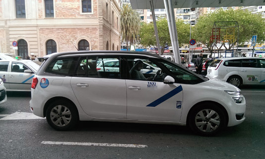 Dos detenidos por asaltar a cuatro taxistas