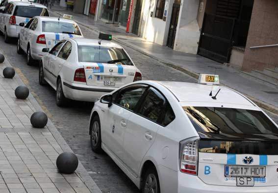 Retiradas seis licencias de taxi en Huelva