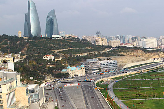 Las calles de Bakú reciben por primera vez a la Fórmula 1
