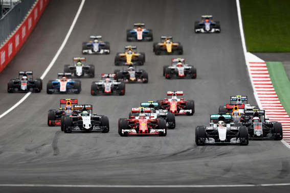 Hamilton saca los colores a Rosberg en Austria