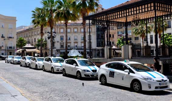 Huelva promueve revocar seis nuevas licencias de taxi este año